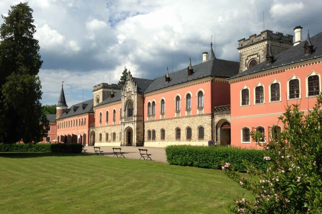 Schloss Sychrov